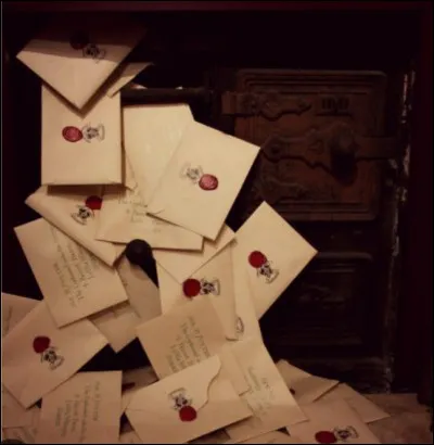 (Livre) Comment l’oncle Vernon s’y prend-il pour emp&ecirc;cher Harry de r&eacute;cup&eacute;rer sa lettre directement par le biais du facteur ?