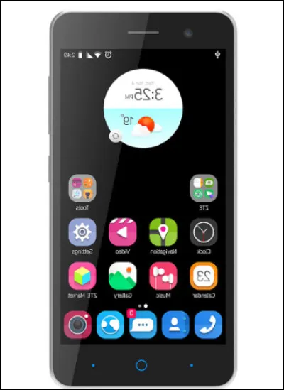 De quelle couleur est le téléphone de Yan ?