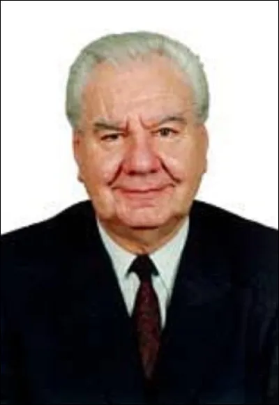 Occupant plusieurs postes ministériels, et ayant d'autres activités d'État, René Monory voit le jour le 6 juin 1923. Maire de la ville, qui l'a vu naitre, de 1959 à 1999, il s'y éteint le 11 avril 2009. De quelle commune de la Vienne était-il originaire ?