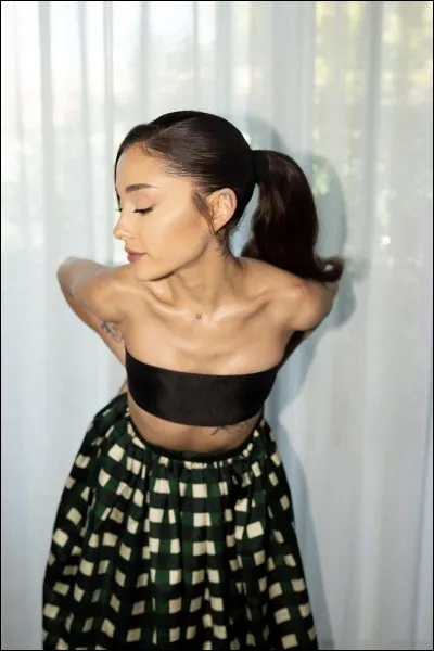 Ariana Grande sait-elle faire le grand écart ?