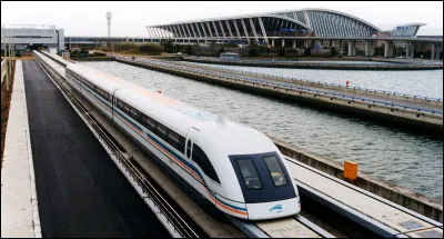 Transport : Comment s'appelle ce train à suspension magnétique que l'on peut prendre à Shanghai ?