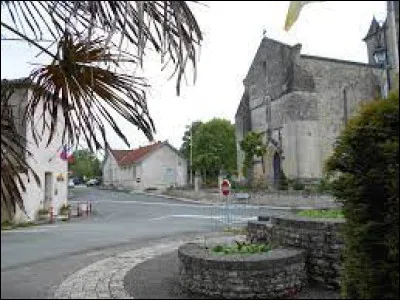 Commune néo-aquitaine, dans l'arrondissement de Jonzac, Tugéras-Saint-Maurice se situe dans le département ...
