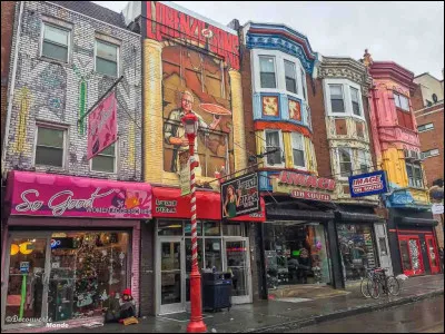 Art : En quelle année eut lieu l'exposition universelle de Philadelphie ?