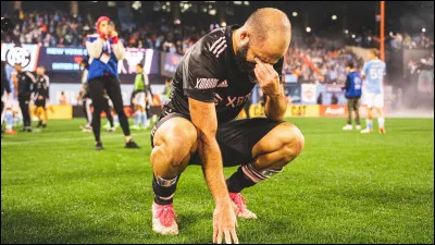 Dans quel club joue-t-il son dernier match de carri&egrave;re en 2022 ?