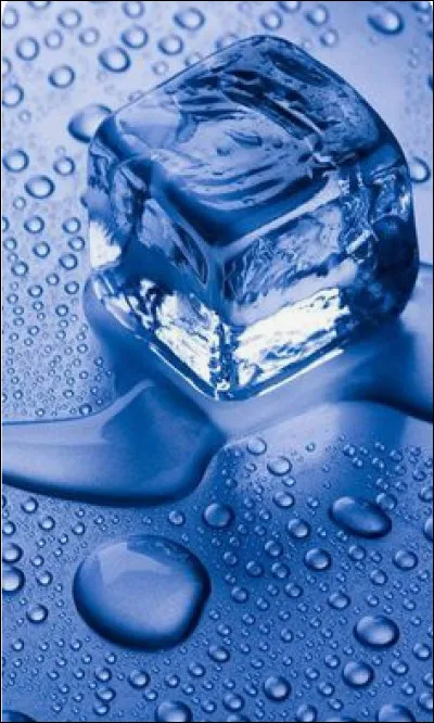 L'eau chaude gèle plus vite que l'eau froide.