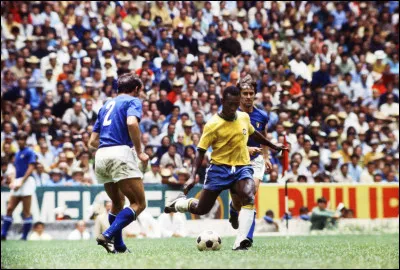 À quel âge participe-t-il à sa 1ère Coupe du Monde ?