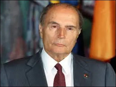 En quelle année François Mitterrand s'est-il présenté pour la première fois aux élections présidentielles ?