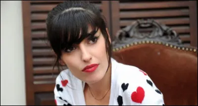 Qui est cette chanteuse, interprète du titre "Acide" en 2014 ?