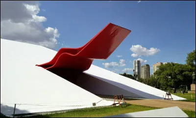 Art : Quel architecte mondialement connu a créé l'Auditório Ibirapuera de São Paulo ?