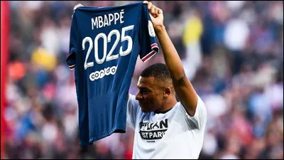 La prolongation de Kylian Mbappé avec le Paris Saint-Germain jusqu'en 2025, s'est-elle faite en 2022 ?