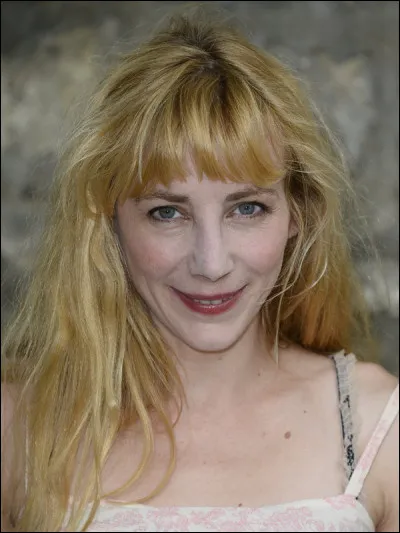 Qui interprète le rôle de Krystel ?