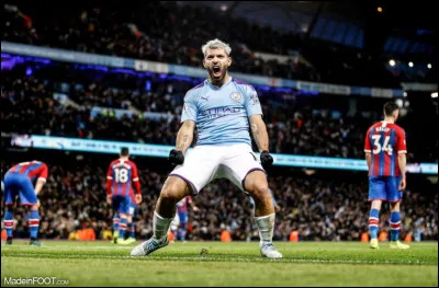 Pendant combien de saisons est-il rest&eacute; &agrave; Manchester City ?