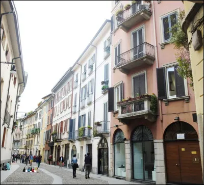 Culture : quel salon international accueille Milan chaque année ?