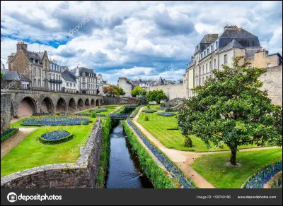 Où se situe Vannes ?