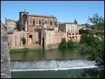 Ville aux ruelles troites, aux petites plces ornes de fontaines au bord du Tarn. On y vendangeait dj u 6e sicle avant JC.