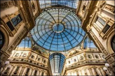 Quelle ville est surnommée "La capitale mondiale de la mode" ?