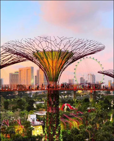 Quelle ville est surnommée "La cité du lion" ?