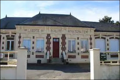 Commune des Hauts-de-France, dans l'arrondissement de Péronne, Maurepas se situe dans le département ...