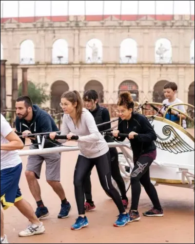 Différents ateliers vous sont proposés : de Fil en Aiguille, les Chevaux de l'exploit, Réveil des Guerriers, Escrime de Spectacle et...