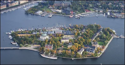 Ville : laquelle n'est pas une île de Stockholm ?