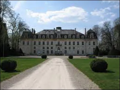 Nous terminons notre promenade en Île-de-France, au château de Vaux-le-Pénil. Ville de la Grande Couronne, elle se situe dans le département ...