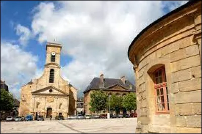 Je vous emmène à Longwy (Meurthe-et-Moselle), où les habitants portent le gentilé ...