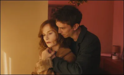 Swann Arlaud joue le fils du personnage d'Isabelle Huppert dans...