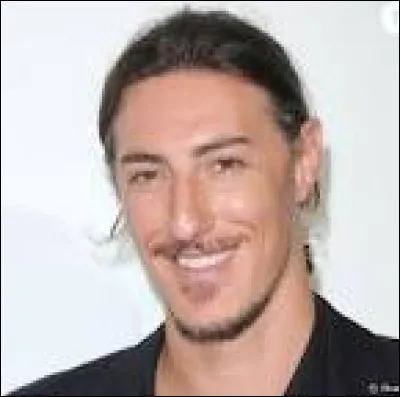 Qui interprète le rôle de Boone ?