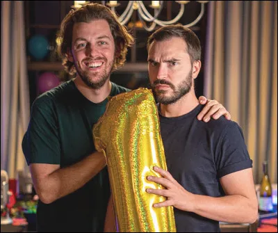 Avec qui Pierre fait-il beaucoup de vidéos ?