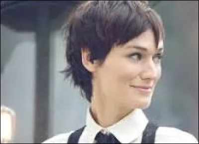 Qui interprète le rôle de Roxane ?