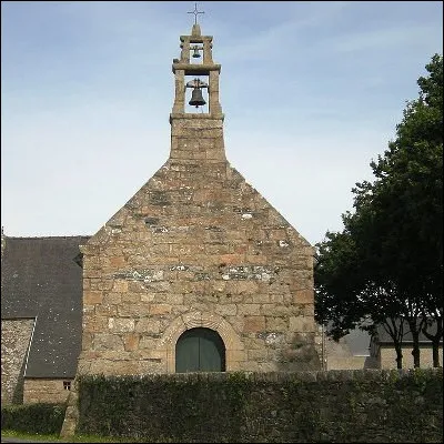 Quel port morutier de Bretagne, qui abrite la chapelle Notre-Dame de Kergrist, n�a pas de falaise, contrairement &agrave; ce que disent les paroles d�une chanson &agrave; lui d&eacute;di&eacute;e ?