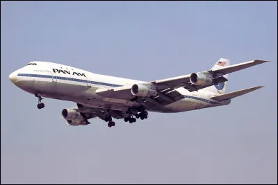 Sous quel titre français est sorti le film "Airport 77" de 1977 ?