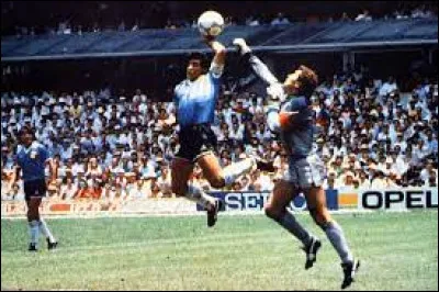 Un Argentin ouvre le score à la 51e minute de jeu avec un but à la main, mais qui marque le but ?