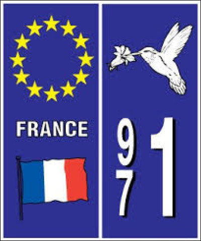 Quel département français d'outre-mer porte le numéro 971 ?