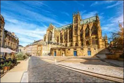 Quel est le nom des habitants de Metz (Moselle) ?