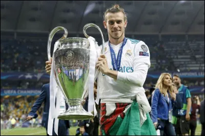 Combien de titres de la Ligue des champions remporte-t-il durant ses 17 ans de carrière ?