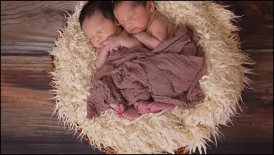 Les vrais jumeaux ont-ils les mêmes empreintes digitales ?