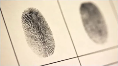 Combien de points identiques cherche-t-on lors d'une comparaison d'empreintes ?