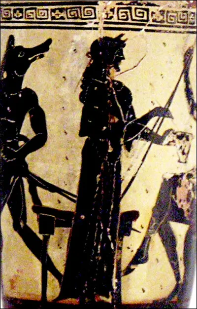 Fille d'Hélios et de l'océanide Perséis, c'est une grande magicienne, consdiérée par les auteurs anciens comme un déesse ; elle tient une place importante dans l'Odyssée : elle reçoit Ulysse avec lequel elle aurait conçu plusieurs enfants.