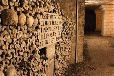 Catacombes : Duquel de ces grands hommes, guillotiné le 27 juillet 1794, les ossements sont-ils au fond des Catacombes de Paris ?