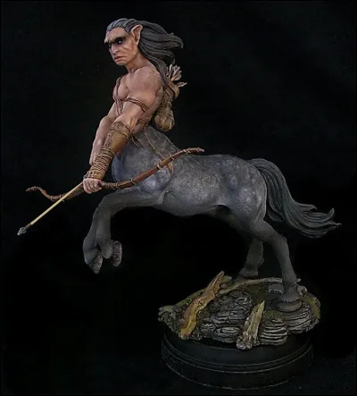 Pour finir, il possède un corps de cheval dont la tête et le cou sont remplacés par un buste humain, qui est-ce ?