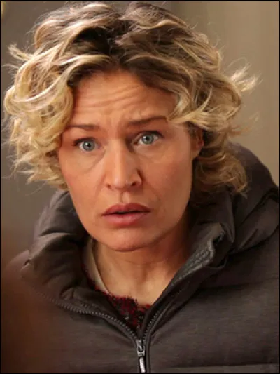 Qui interprète le rôle d'Isabelle ?