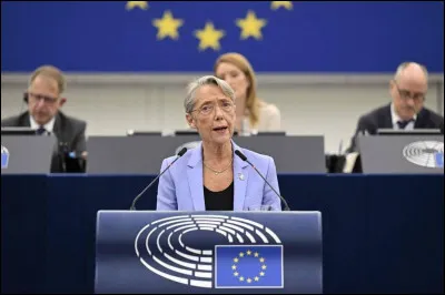 Pour finir : une date majeure et une célébration.
Qui se rendit à Strasbourg en novembre 2022, afin de célébrer le ... anniversaire du Parlement ?