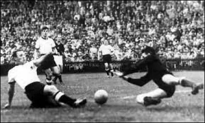 Quel fut le score entre lAllemagne de lOuest et la Hongrie ?