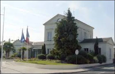 Quelle est la particularité de La Ville-aux-Dames, dans le Centre-Val-de-Loire ?