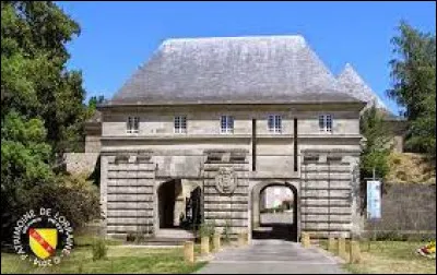 Nous sommes à Marsal, village Mosellan fortifié par Vauban, devant ...