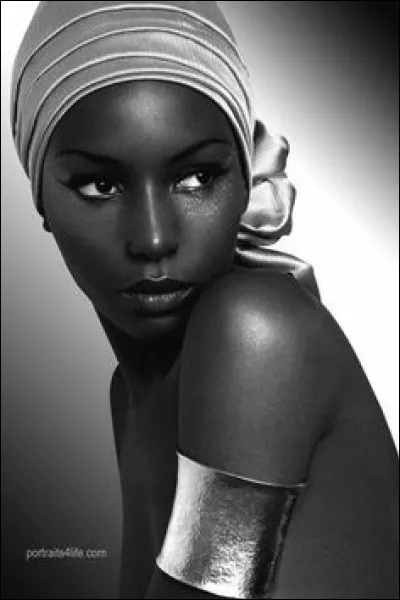 Lors d'une visite diplomatique la reine Makéda rendra raide dingue le roi d'Israël Salamon. De quel royaume était-elle reine ?