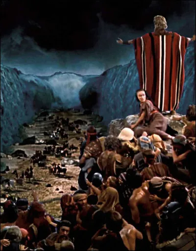 Dans "Les Dix Commandements", film qui raconte la libération des Hébreux esclaves en Égypte, telle qu'elle est relatée dans l'Ancien Testament, quel acteur incarne Moïse ?