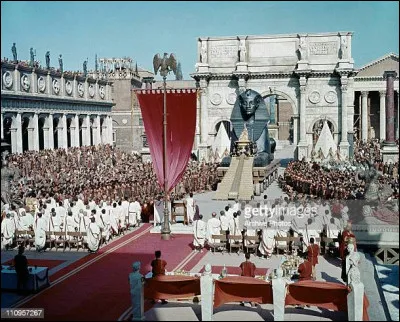 Dans "Cléopâtre" de Mankiewicz, quelle actrice incarne la reine d'Egypte ?