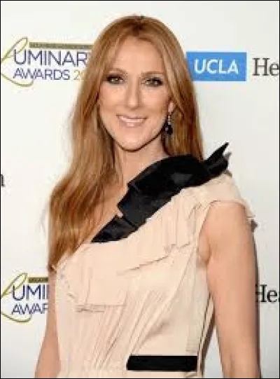 En quelle année est sorti son album anglais "Loved Me Back to Life" ?